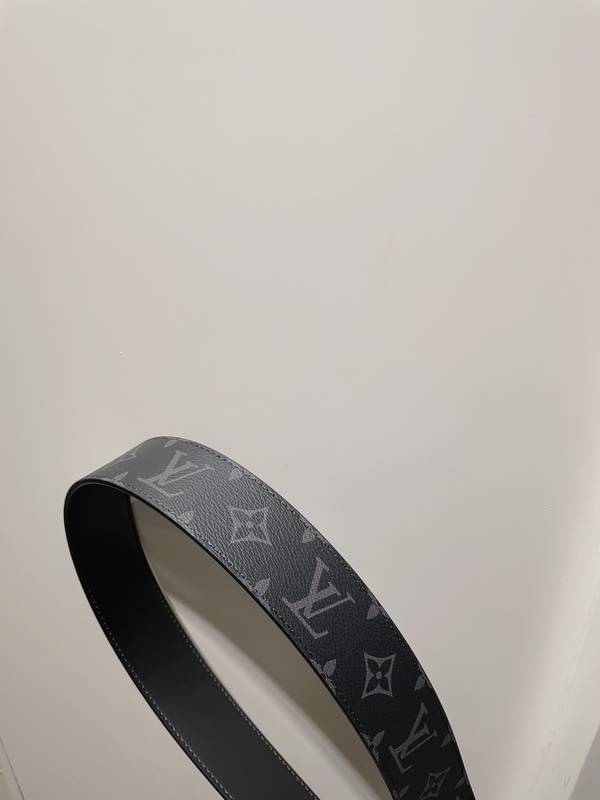 Louis Vuitton 40MM Belt LVB00372